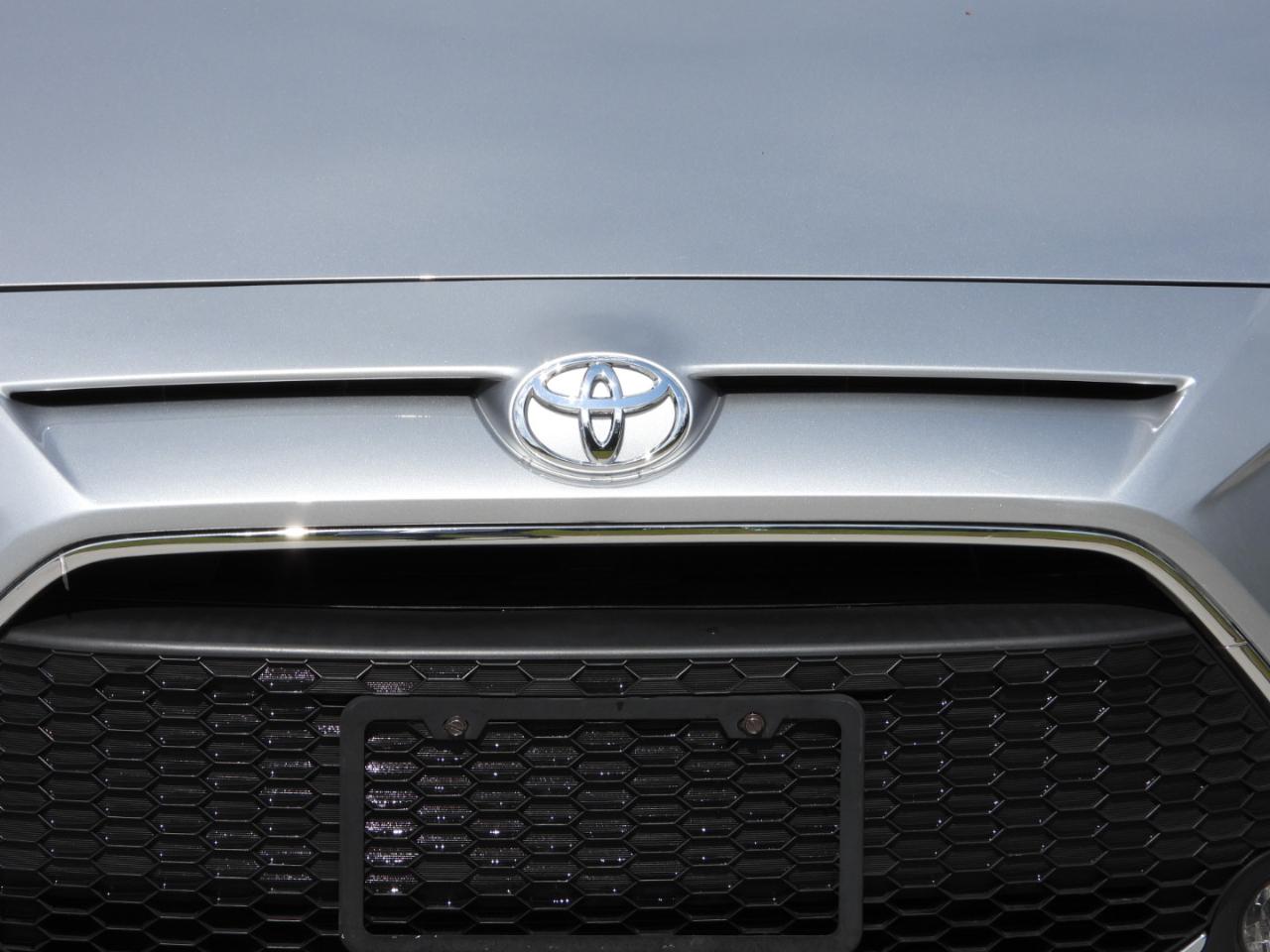 Toyota Yaris XLE Hatchback 2020