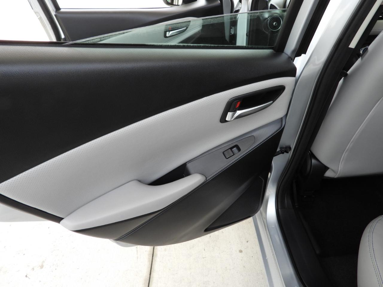 Toyota Yaris XLE Hatchback 2020