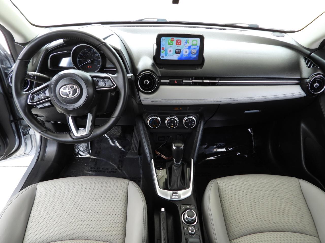 Toyota Yaris XLE Hatchback 2020