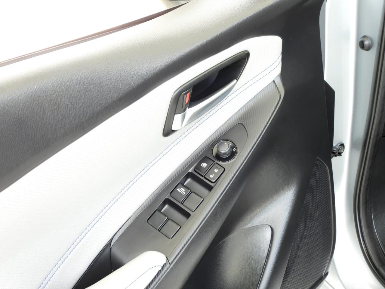 Toyota Yaris XLE Hatchback 2020