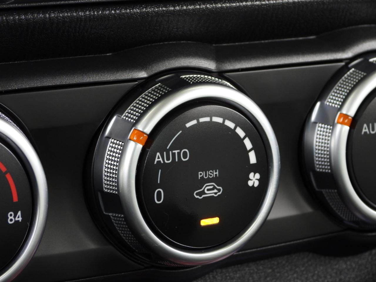 Toyota Yaris XLE Hatchback 2020