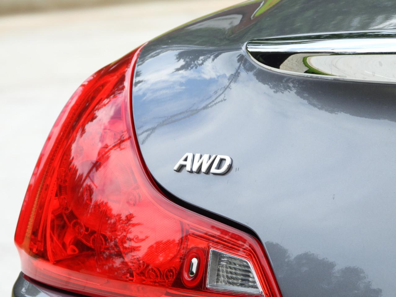 Infiniti Q60 Coupe AWD 2014