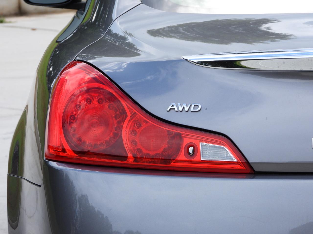 Infiniti Q60 Coupe AWD 2014
