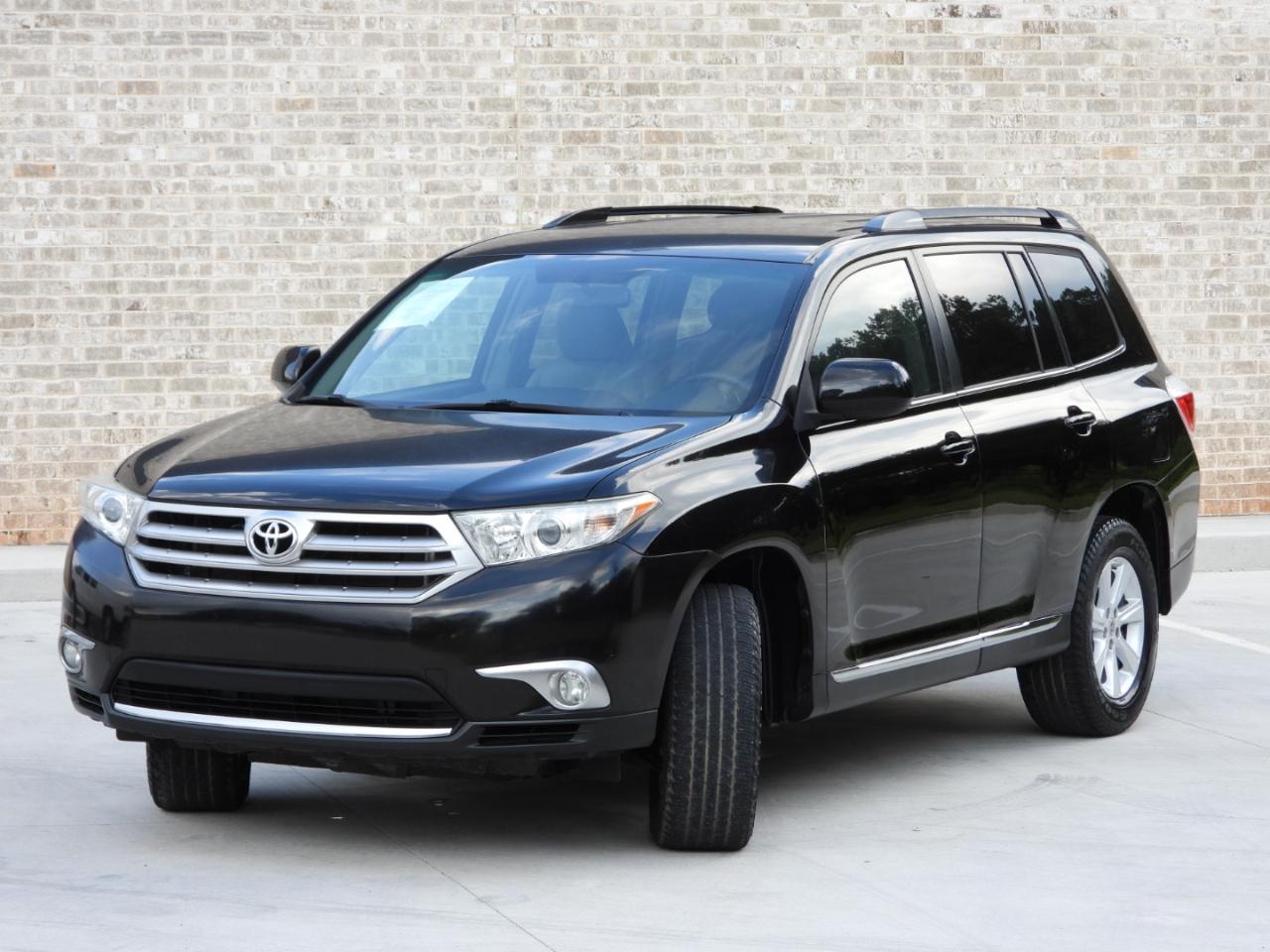 Toyota Highlander Base 2WD V6 2011