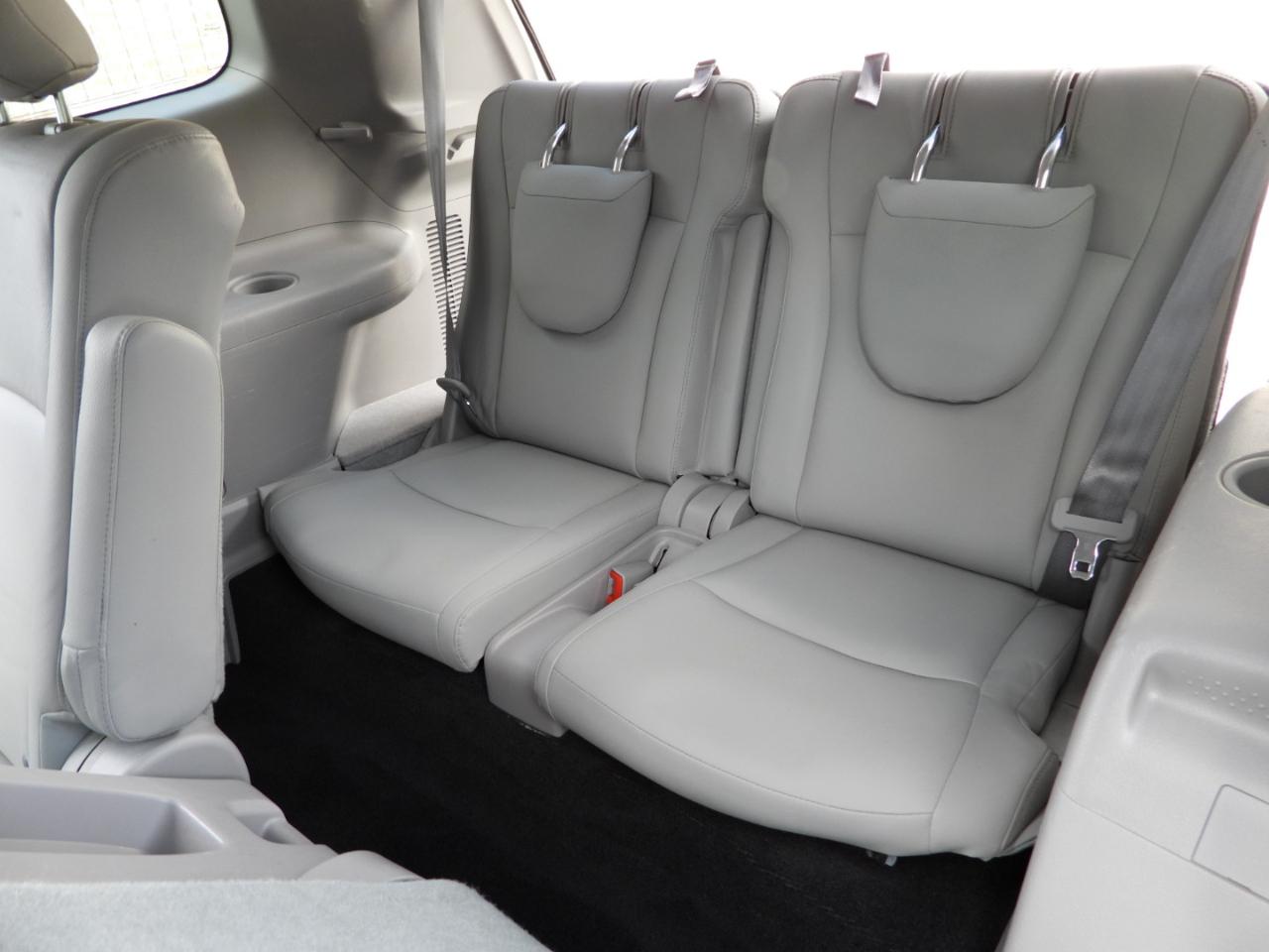 Toyota Highlander Base 2WD V6 2011