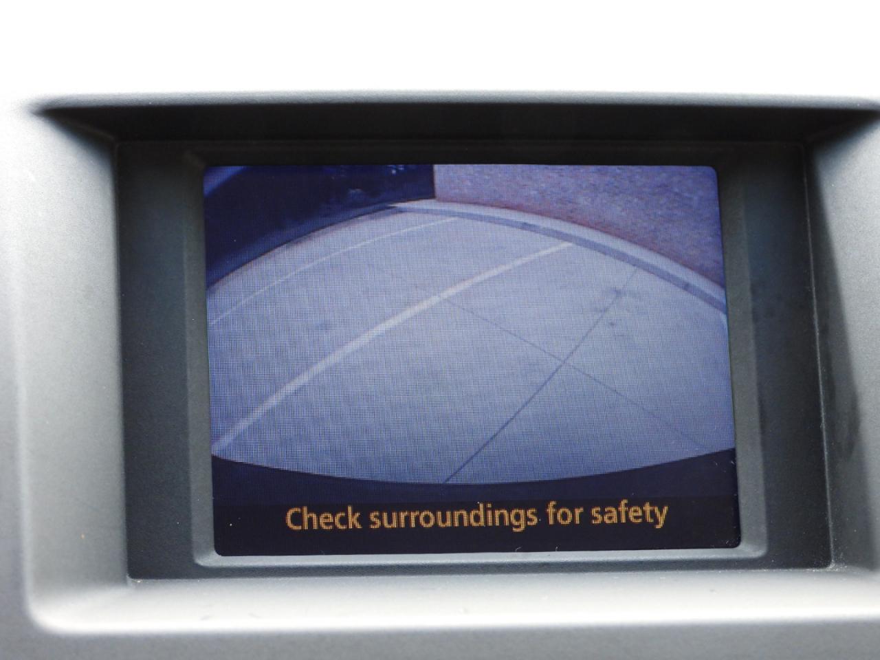 Toyota Highlander Base 2WD V6 2011
