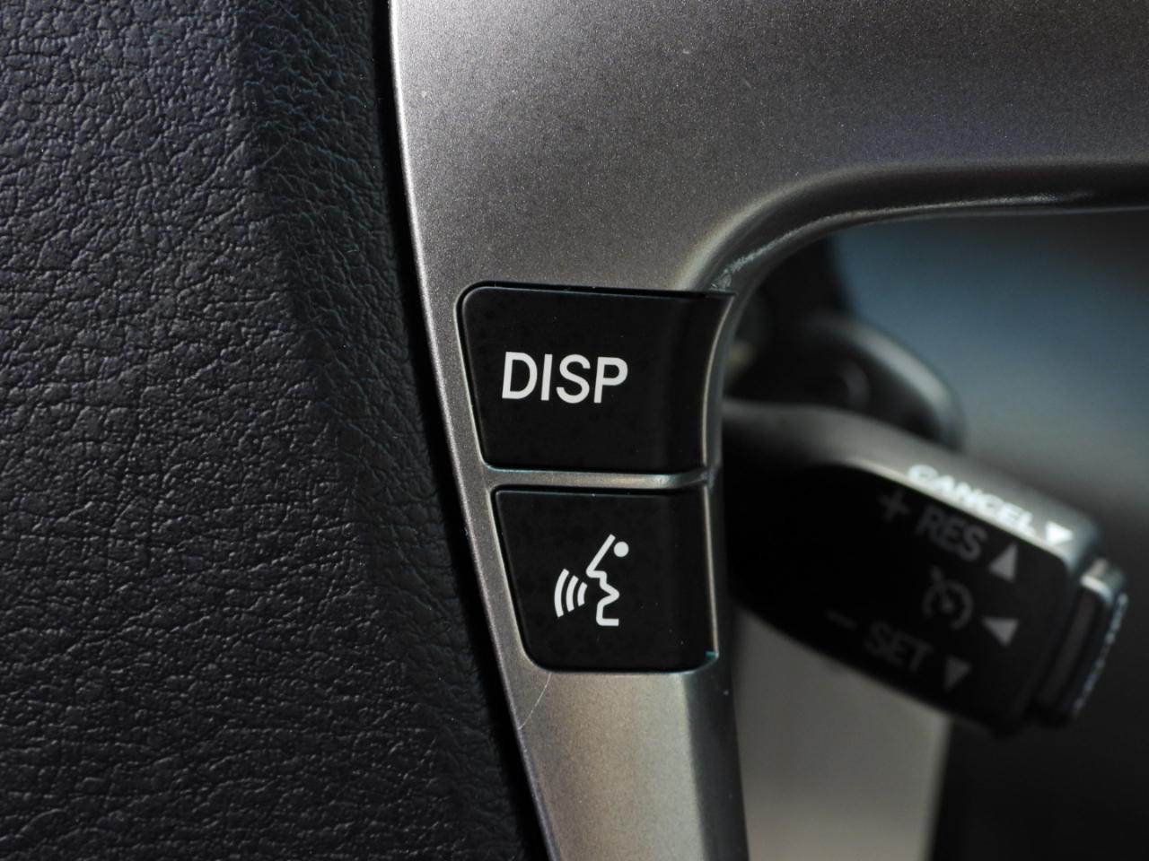 Toyota Highlander Base 2WD V6 2011