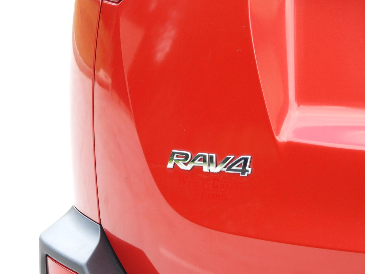 Toyota RAV4 XLE FWD 2015
