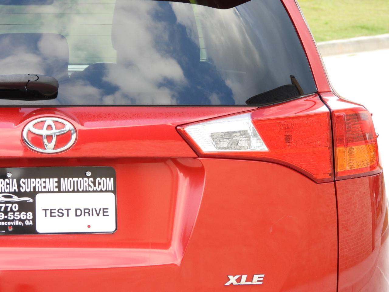 Toyota RAV4 XLE FWD 2015