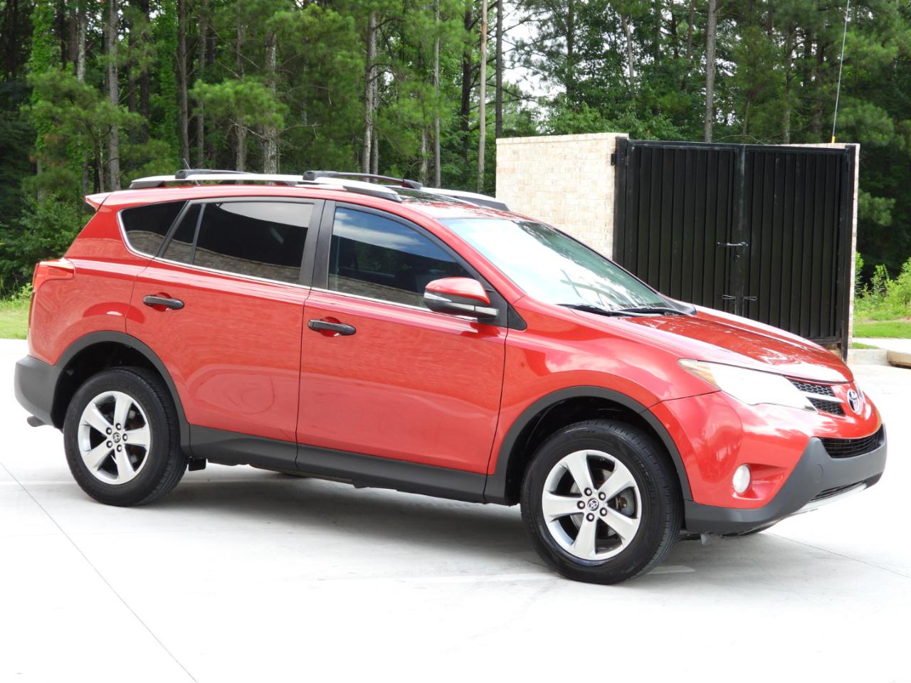 Toyota RAV4 XLE FWD 2015