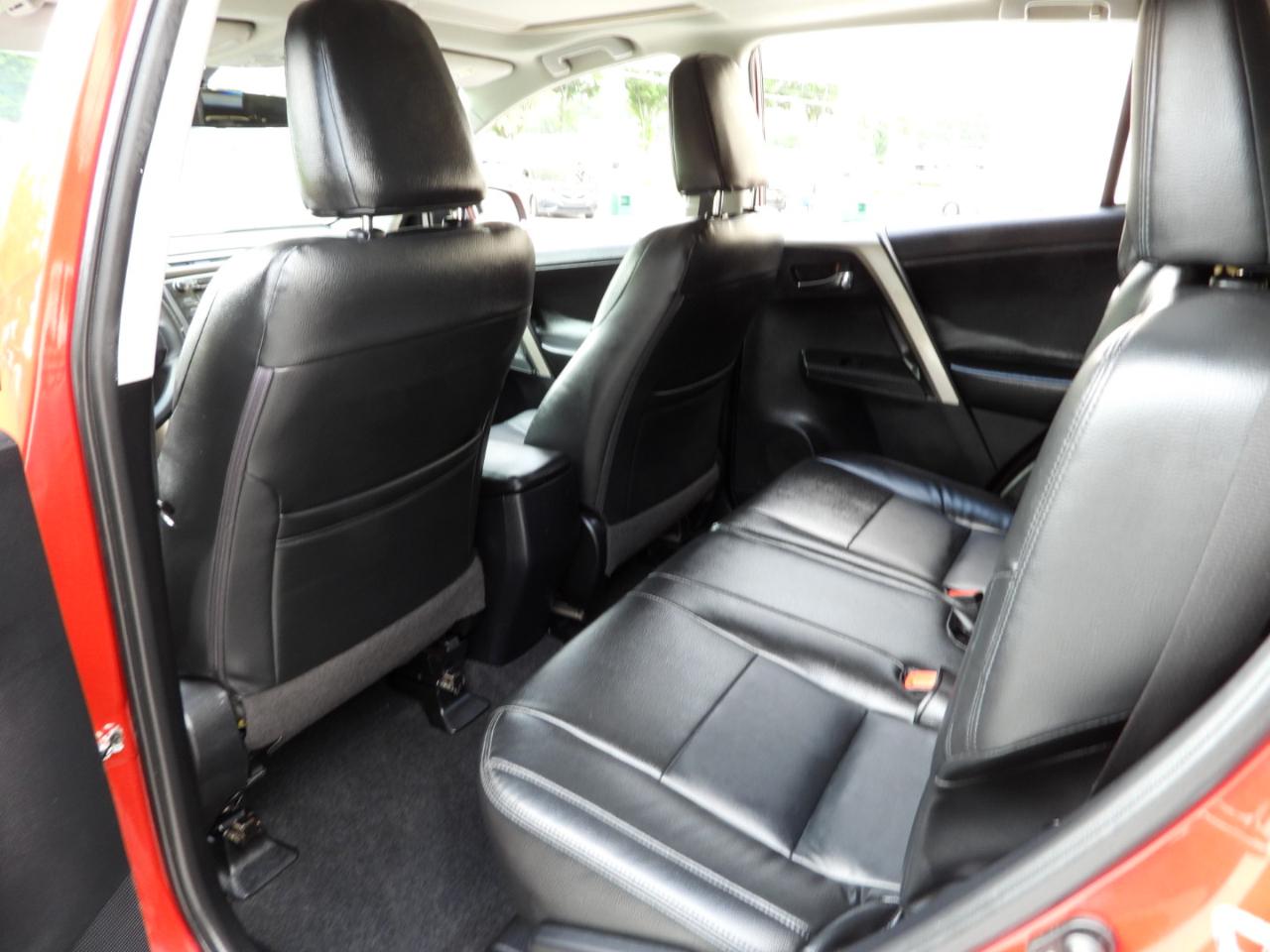Toyota RAV4 XLE FWD 2015