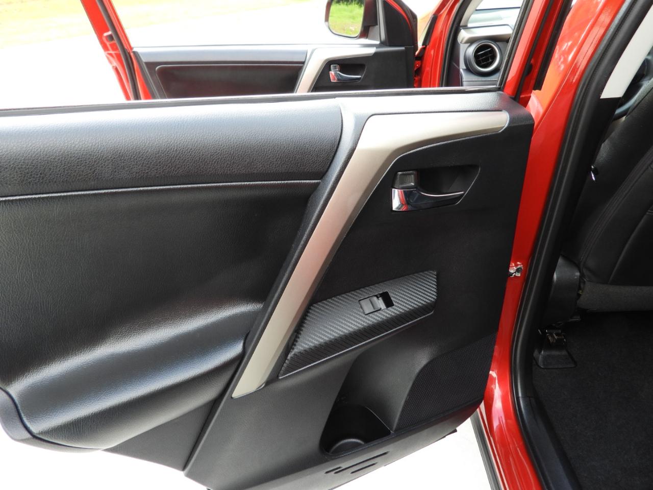 Toyota RAV4 XLE FWD 2015