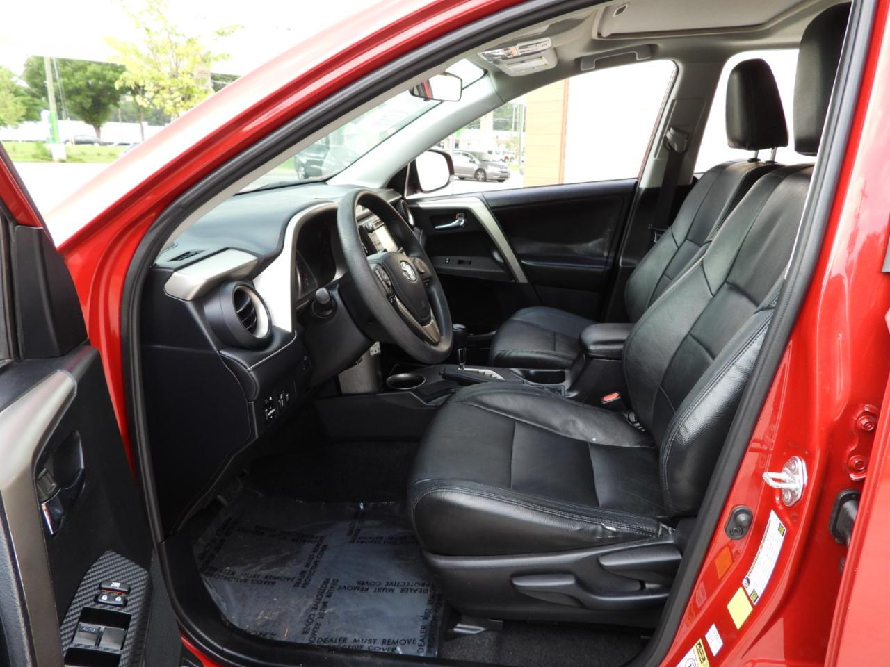 Toyota RAV4 XLE FWD 2015