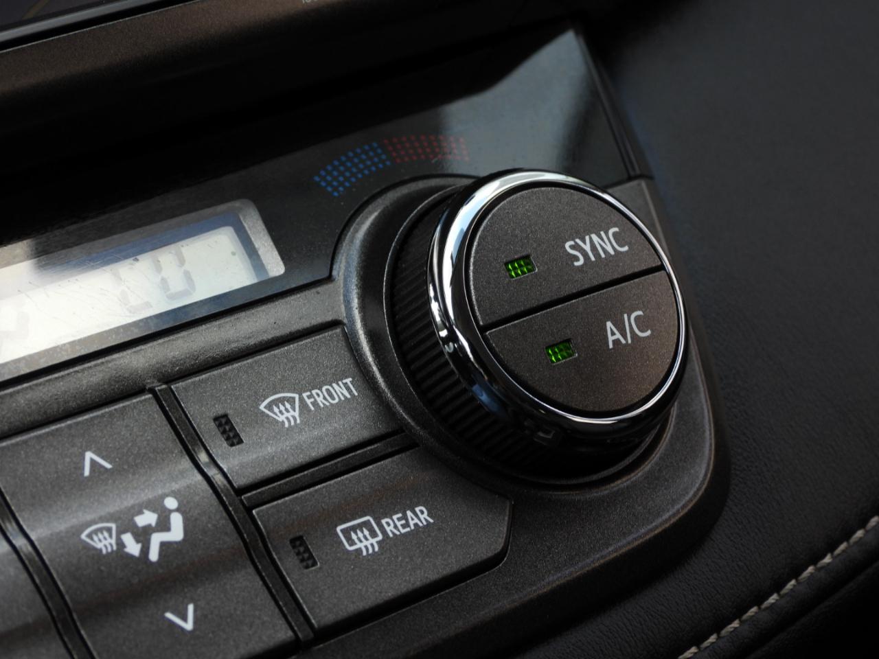 Toyota RAV4 XLE FWD 2015