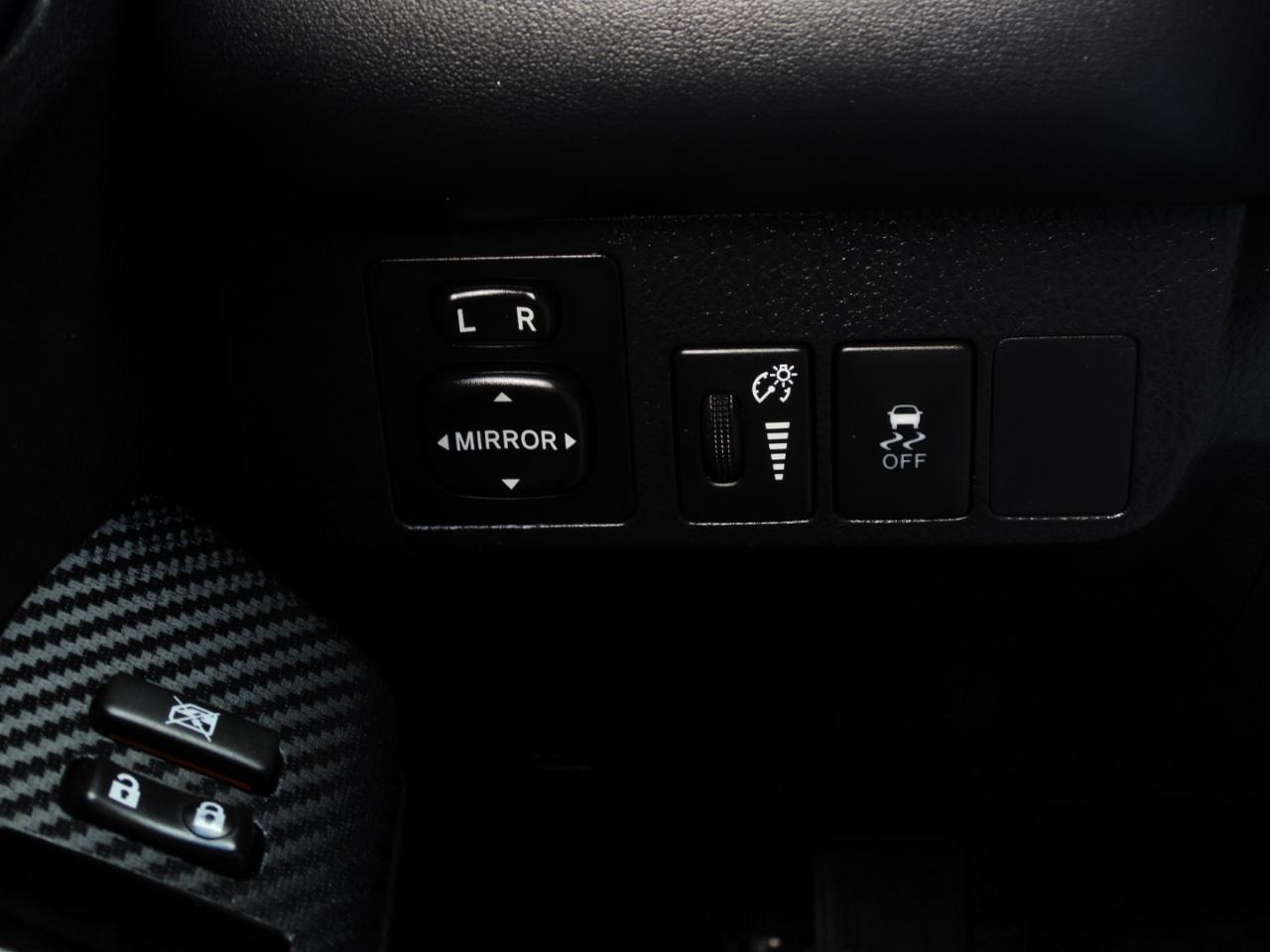 Toyota RAV4 XLE FWD 2015