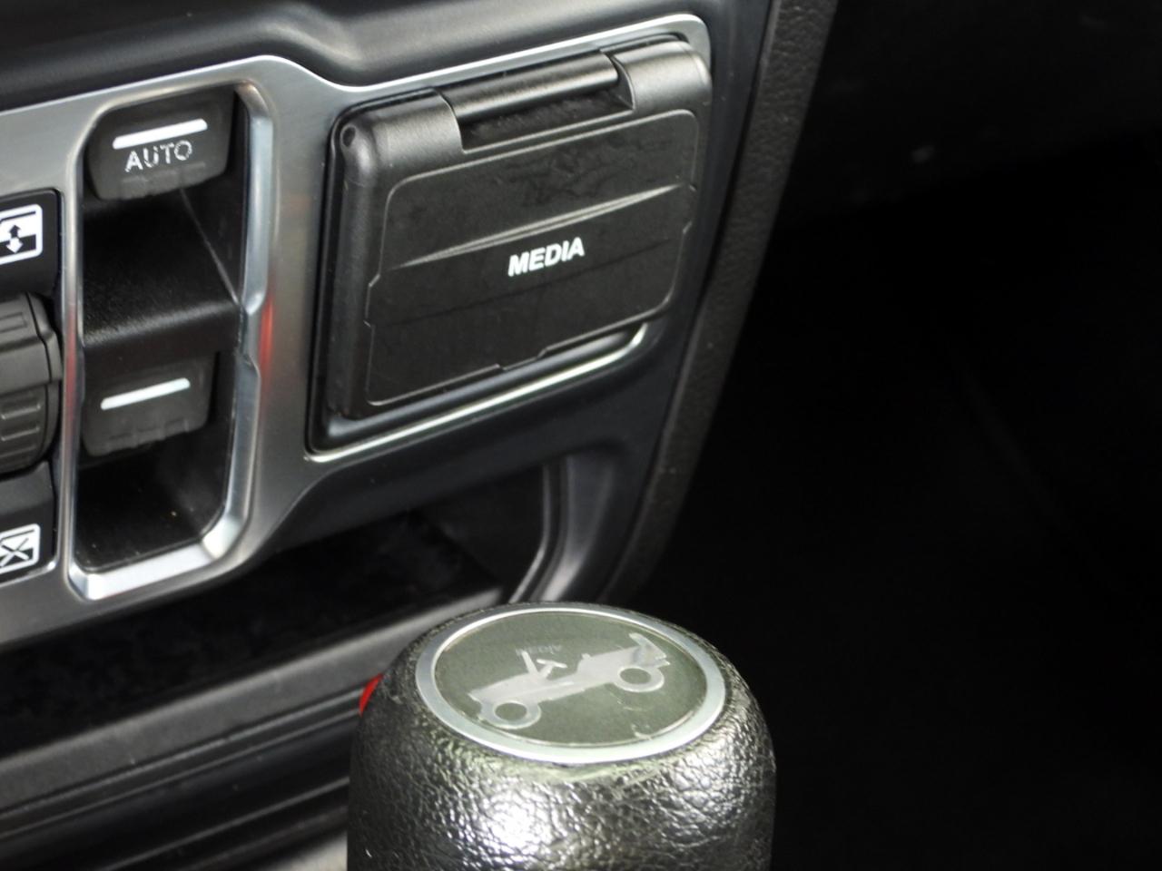 Jeep Wrangler Unlimited Sport 2019
