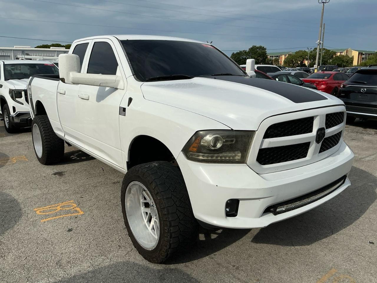 RAM 1500 Tradesman Quad Cab 4WD 2016