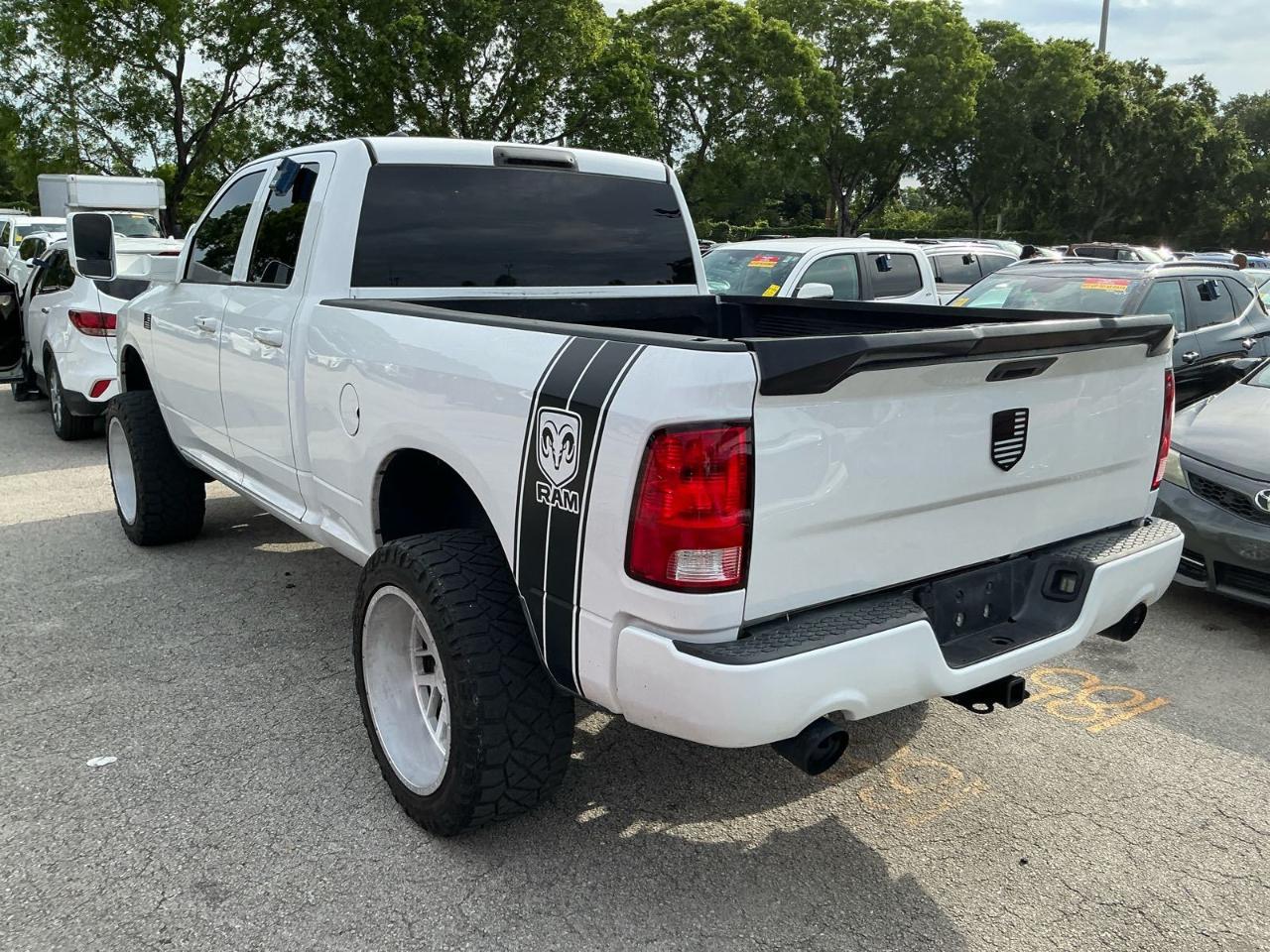RAM 1500 Tradesman Quad Cab 4WD 2016