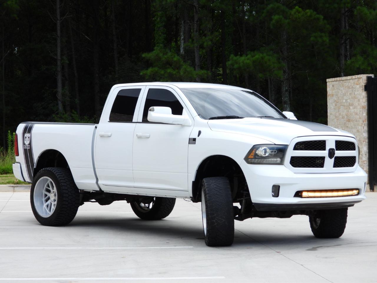 RAM 1500 Tradesman Quad Cab 4WD 2016