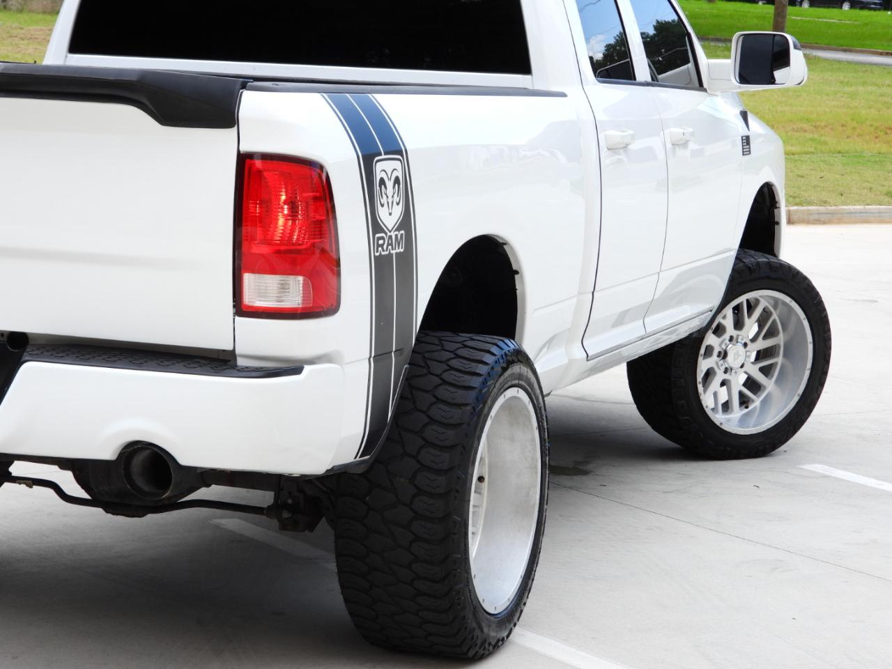 RAM 1500 Tradesman Quad Cab 4WD 2016