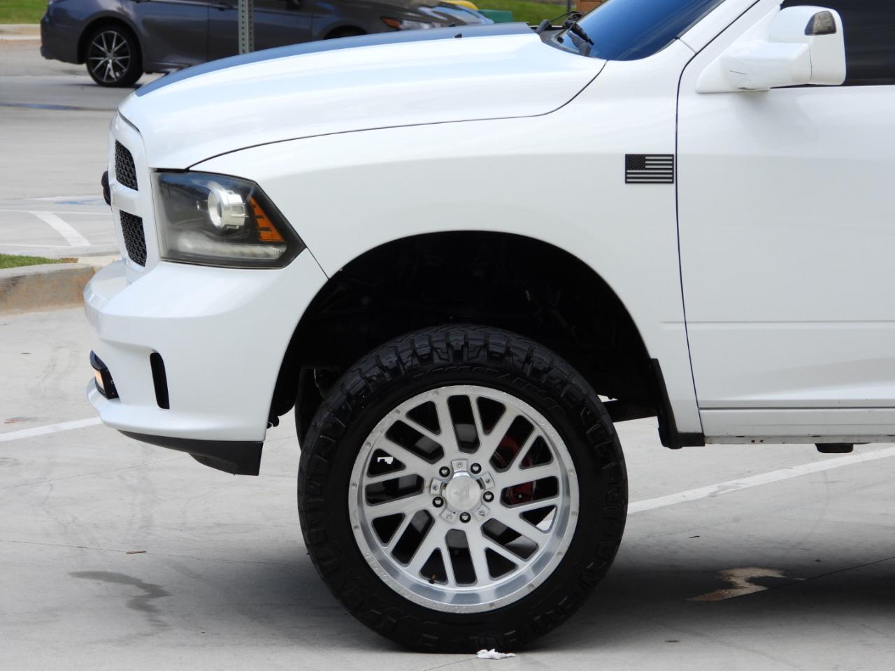 RAM 1500 Tradesman Quad Cab 4WD 2016