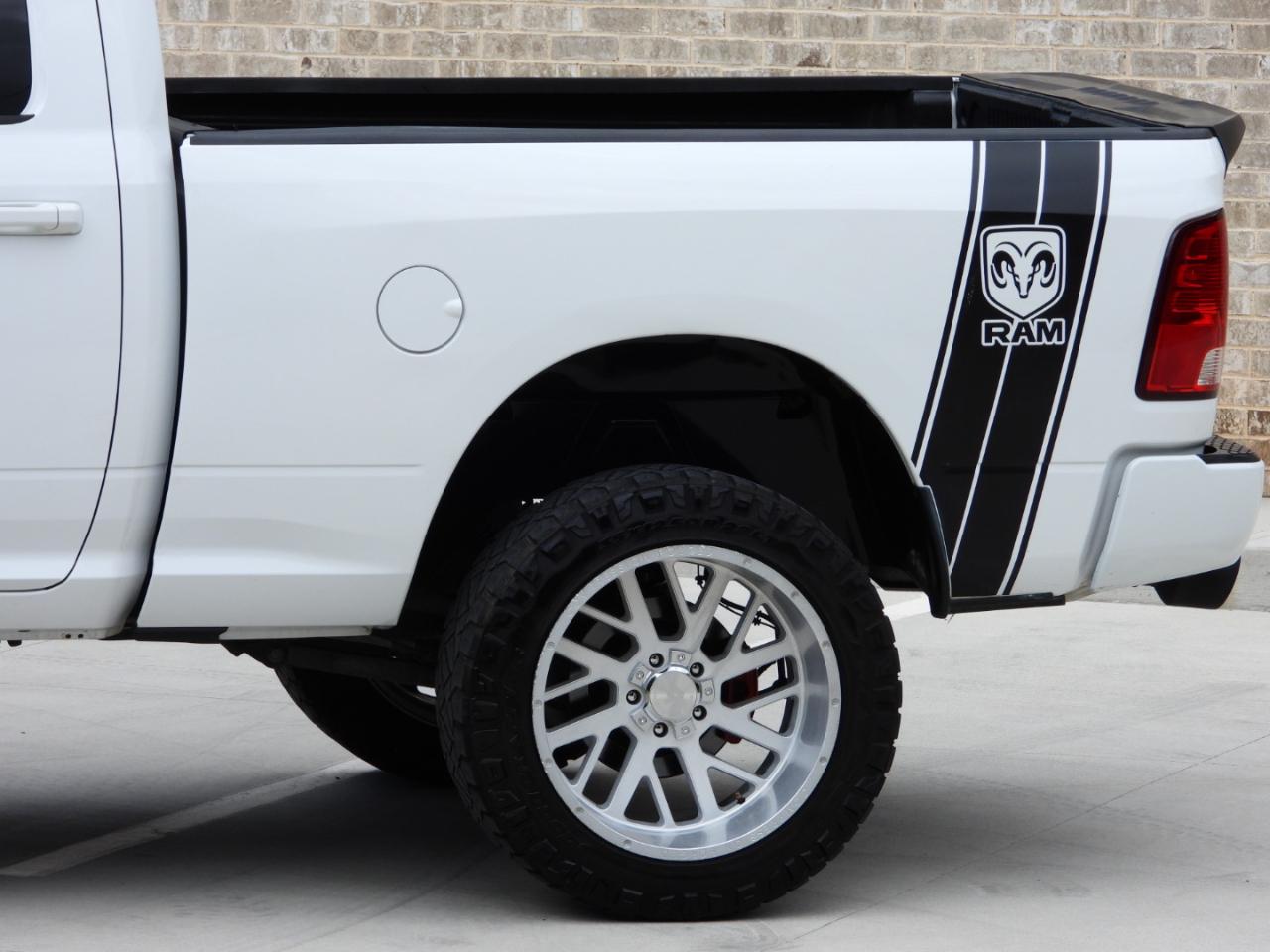 RAM 1500 Tradesman Quad Cab 4WD 2016