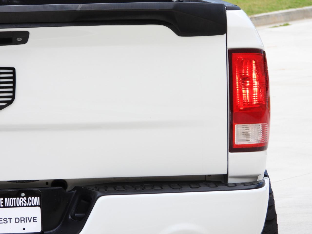 RAM 1500 Tradesman Quad Cab 4WD 2016