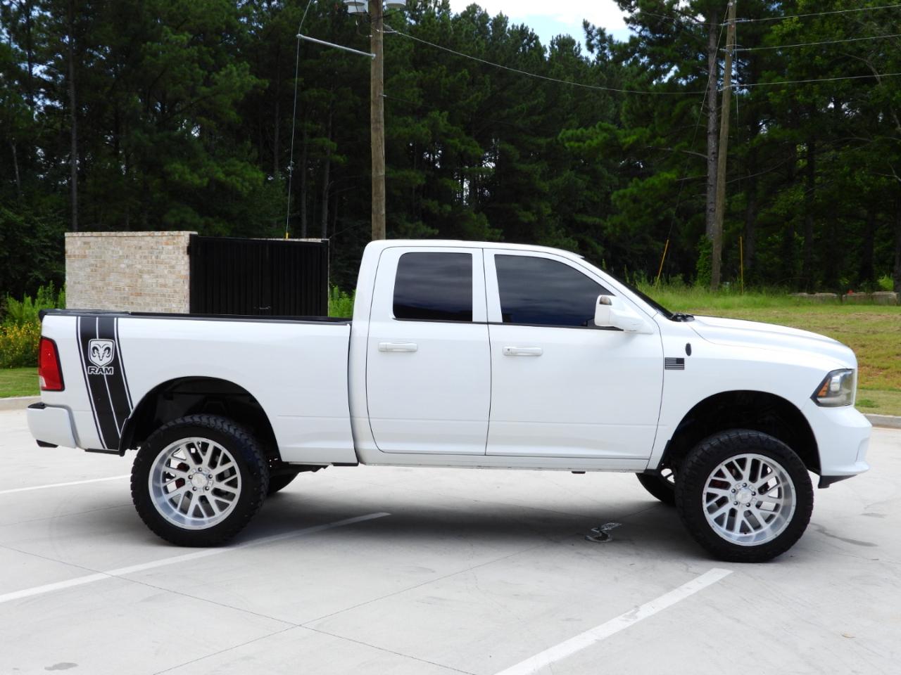 RAM 1500 Tradesman Quad Cab 4WD 2016