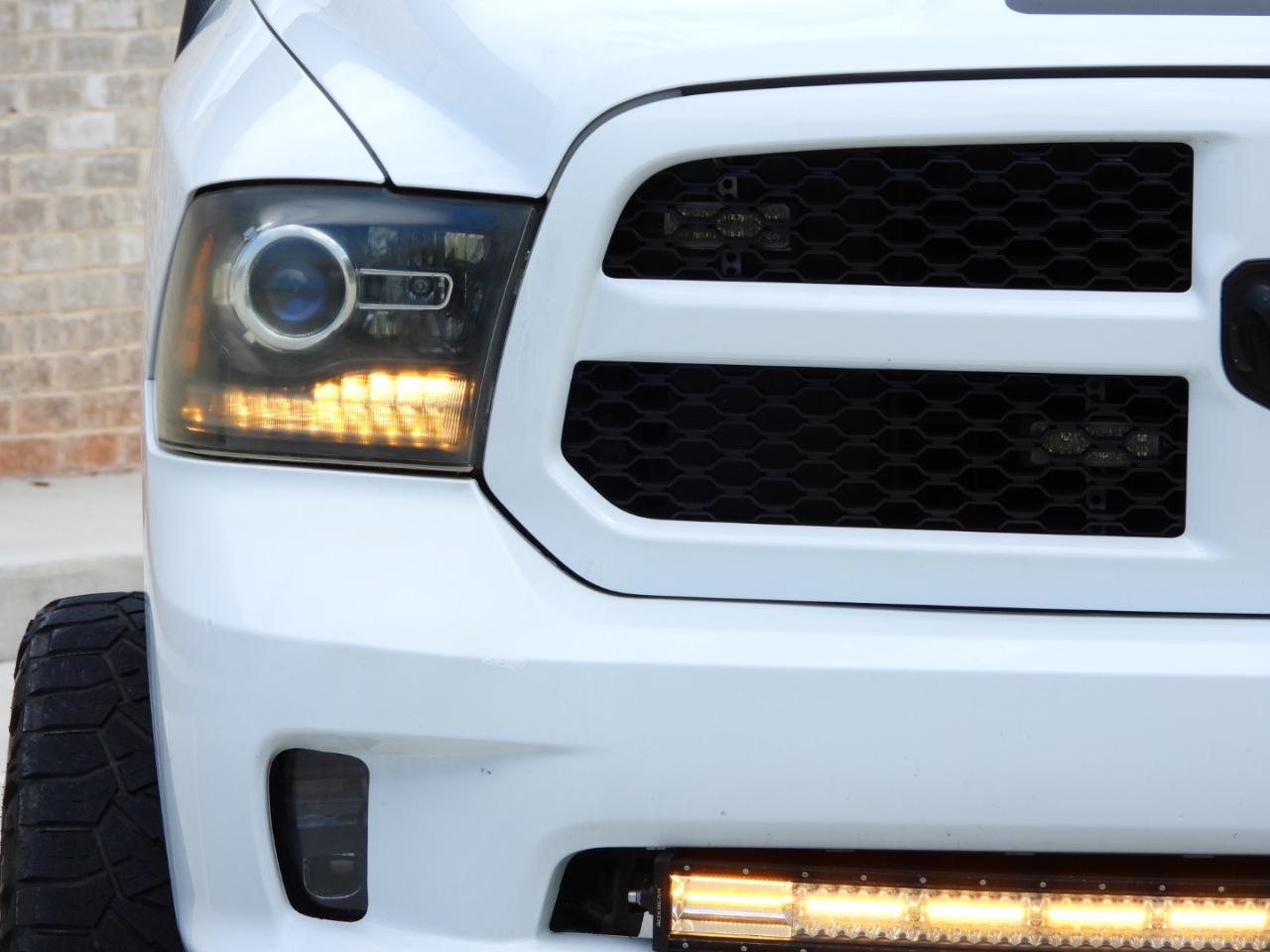 RAM 1500 Tradesman Quad Cab 4WD 2016