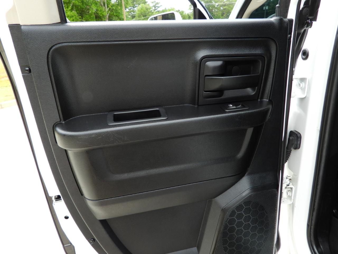 RAM 1500 Tradesman Quad Cab 4WD 2016