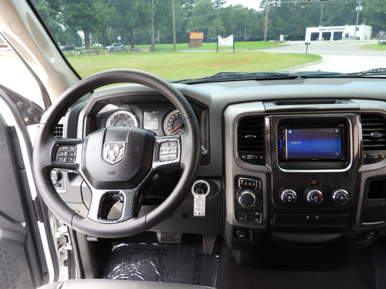 RAM 1500 Tradesman Quad Cab 4WD 2016
