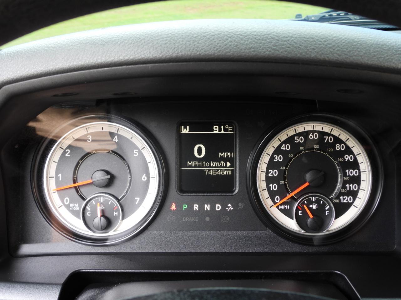 RAM 1500 Tradesman Quad Cab 4WD 2016