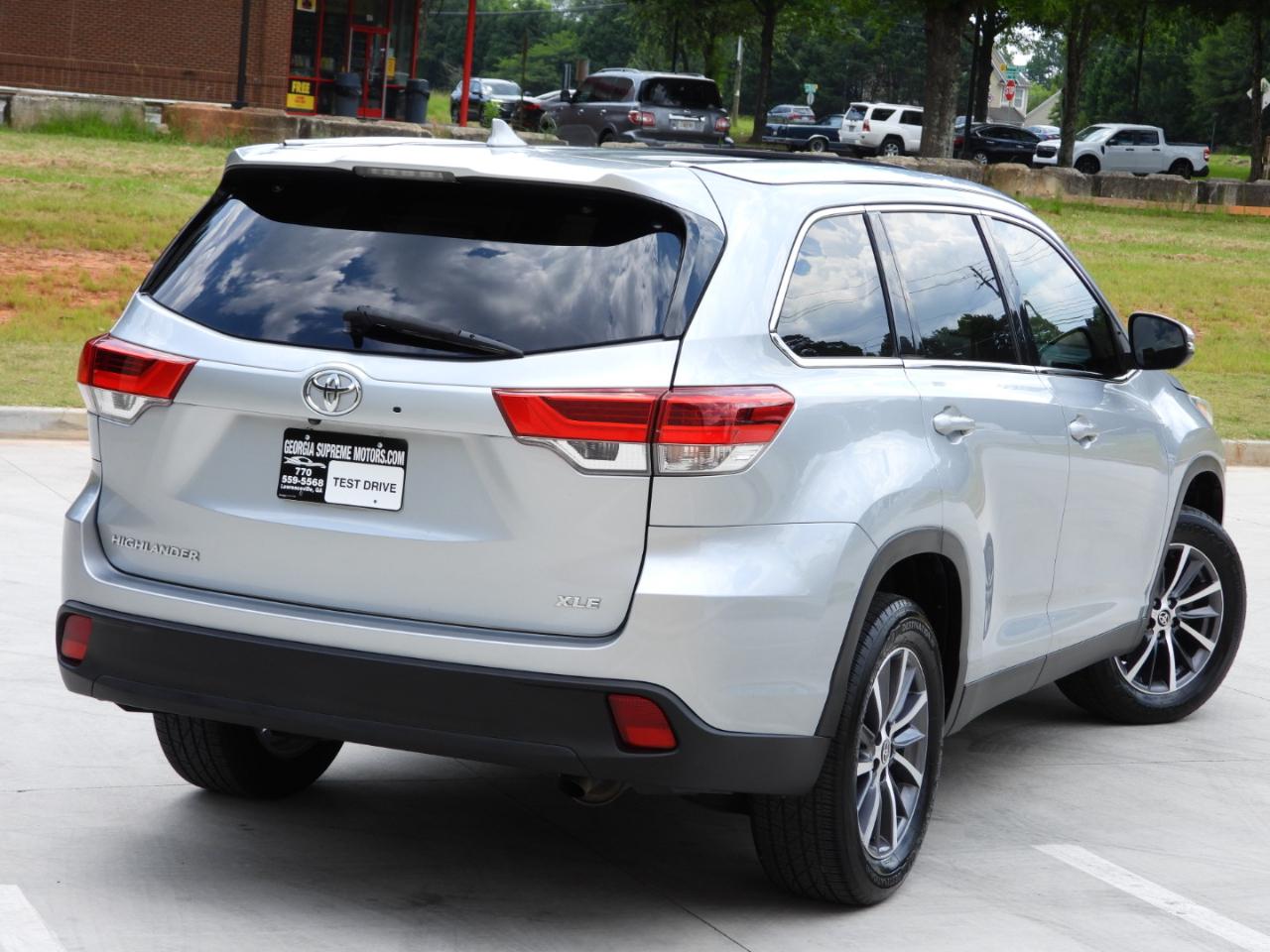Toyota Highlander XLE FWD V6 2019