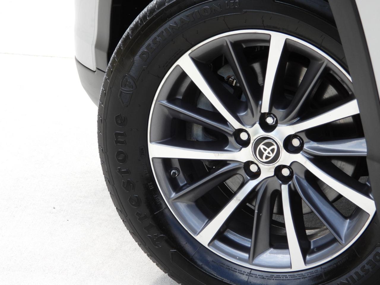 Toyota Highlander XLE FWD V6 2019