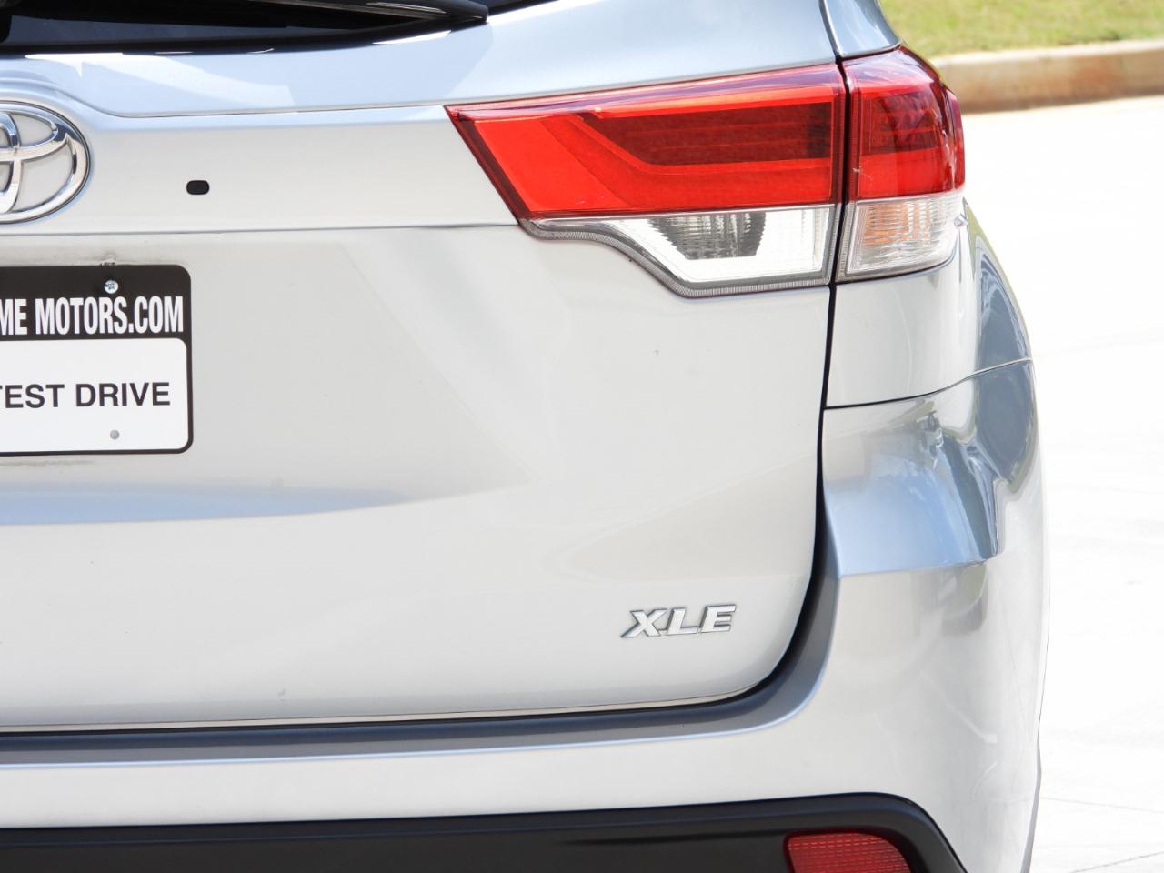 Toyota Highlander XLE FWD V6 2019