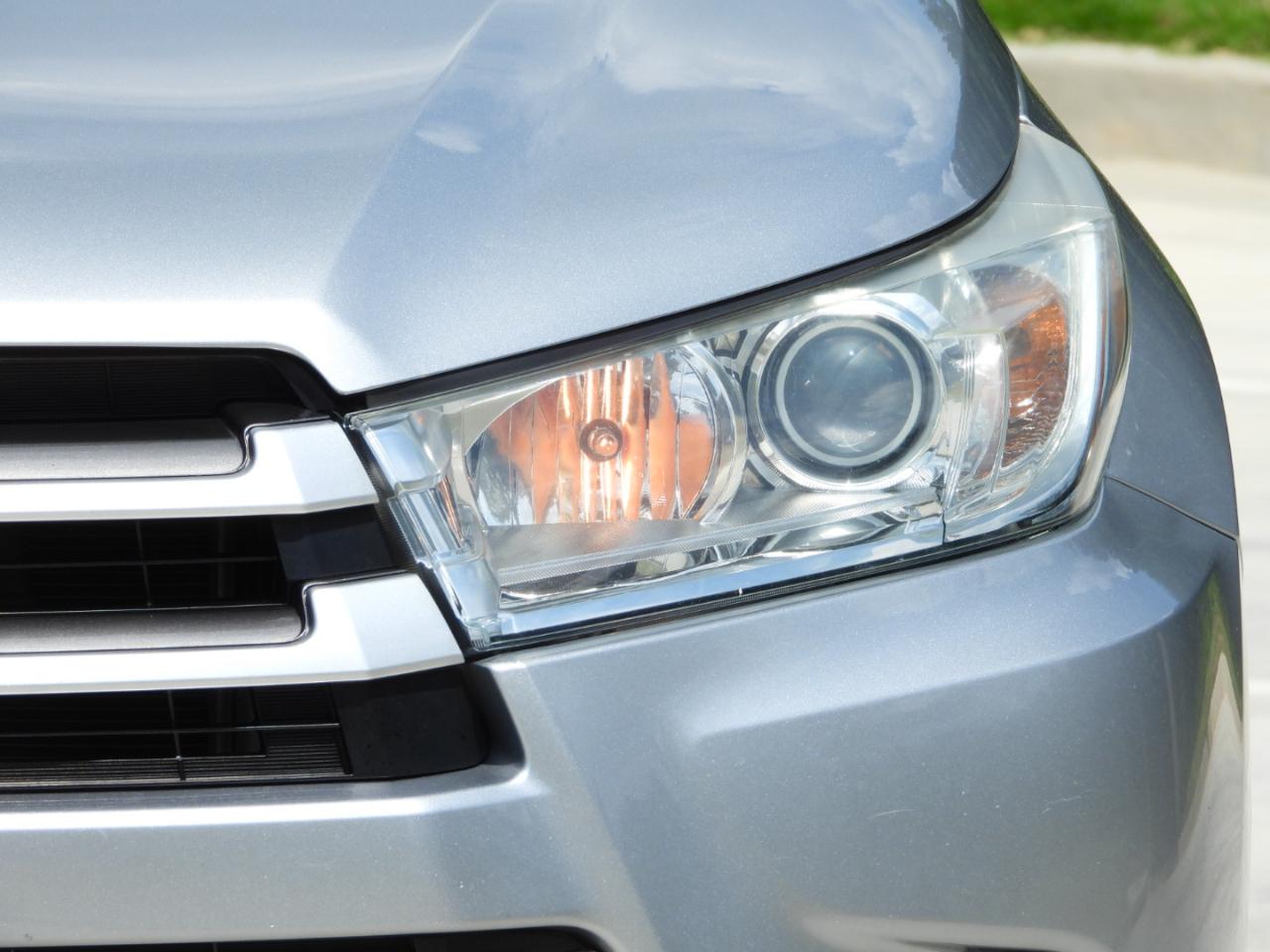 Toyota Highlander XLE FWD V6 2019