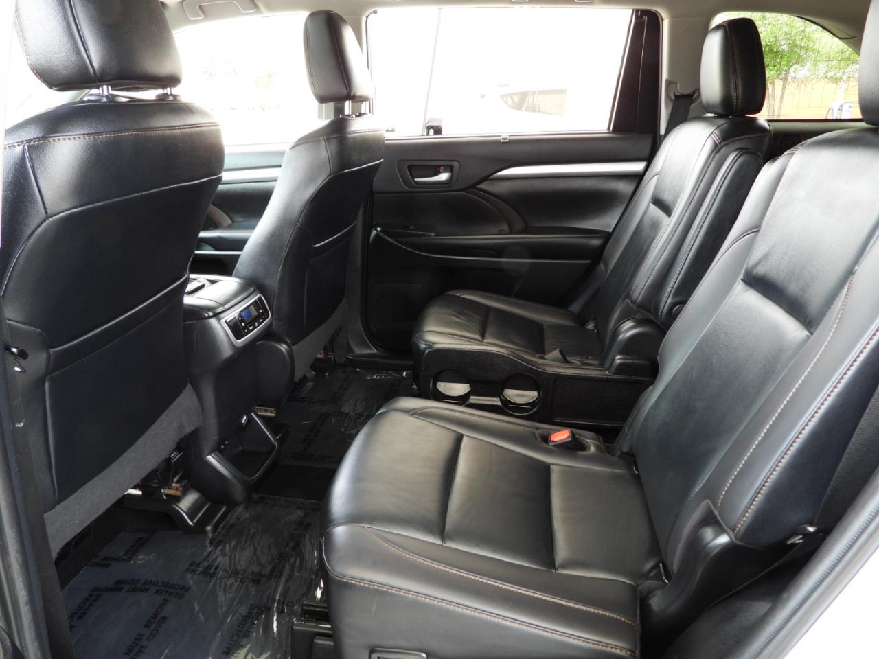 Toyota Highlander XLE FWD V6 2019