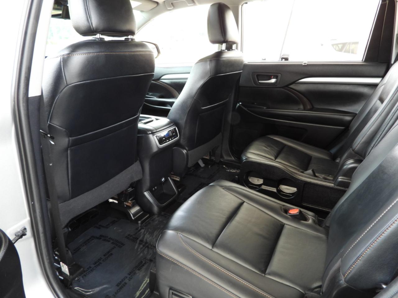 Toyota Highlander XLE FWD V6 2019