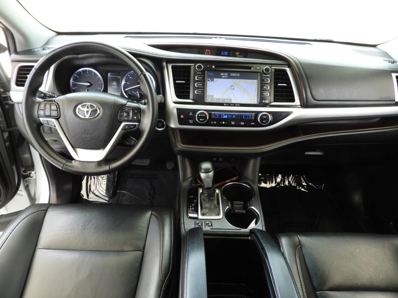 Toyota Highlander XLE FWD V6 2019