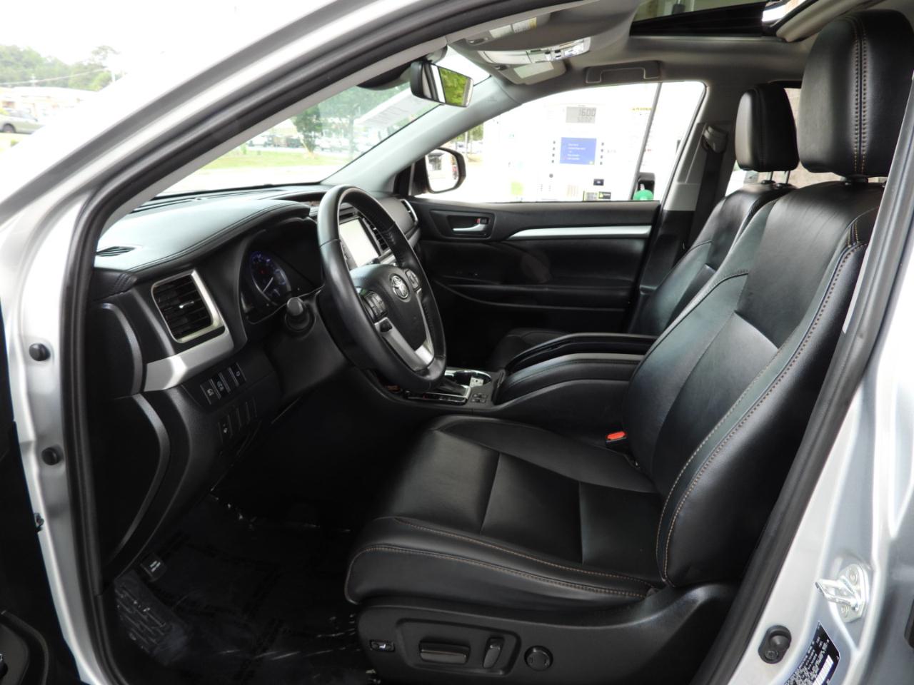 Toyota Highlander XLE FWD V6 2019