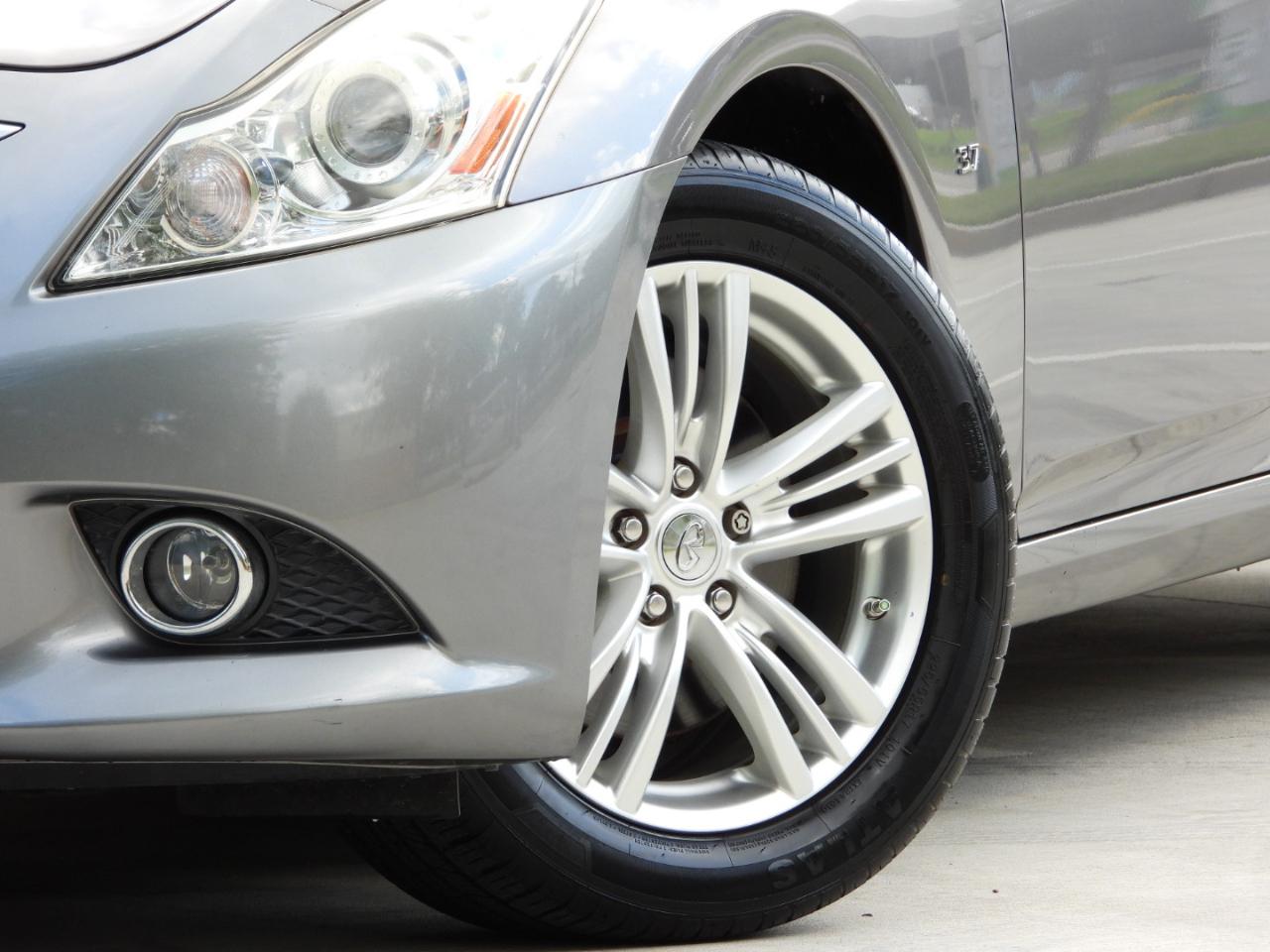 Infiniti Q40 RWD 2015