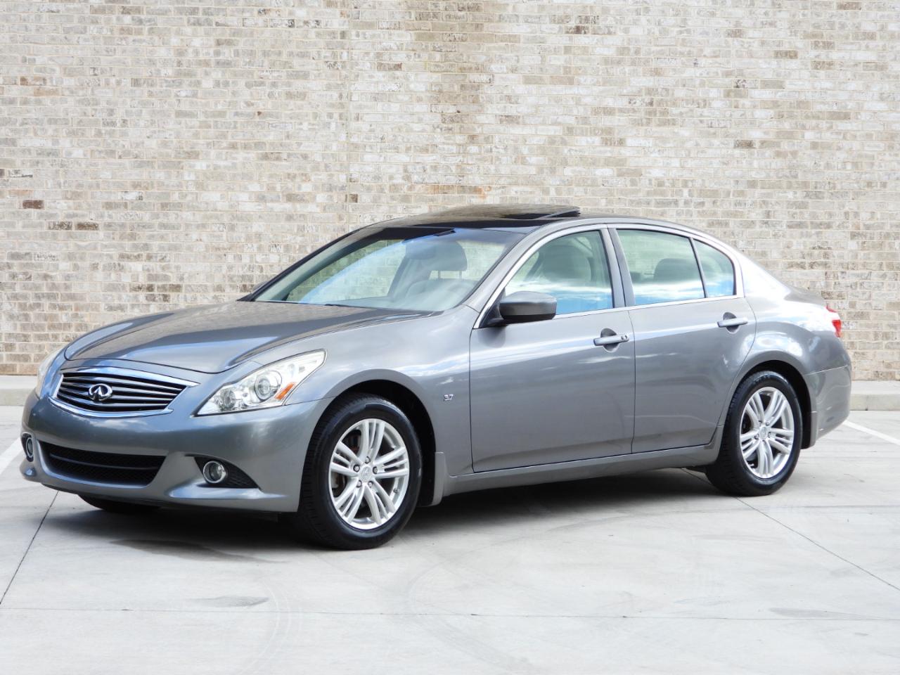 Infiniti Q40 RWD 2015
