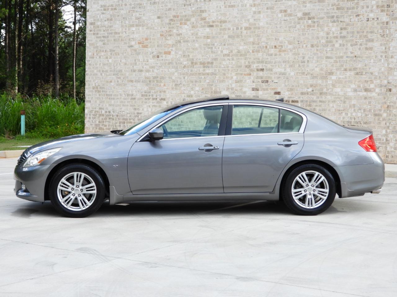 Infiniti Q40 RWD 2015