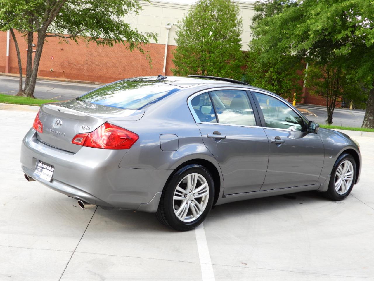Infiniti Q40 RWD 2015