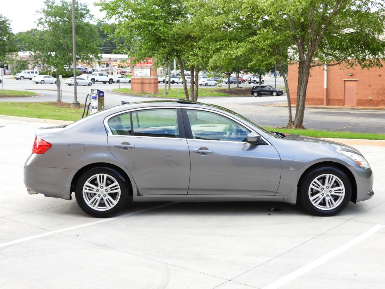 Infiniti Q40 RWD 2015