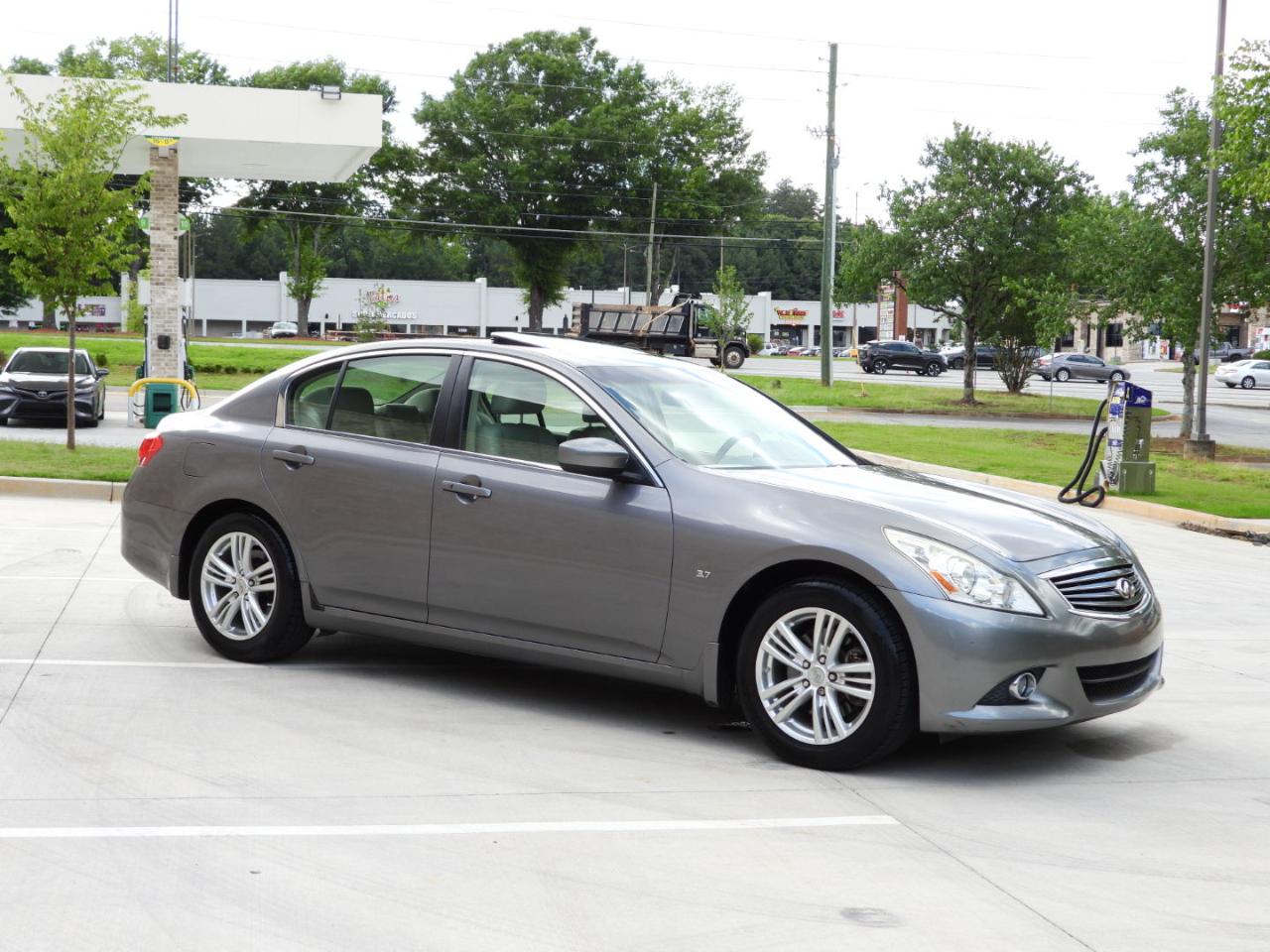 Infiniti Q40 RWD 2015