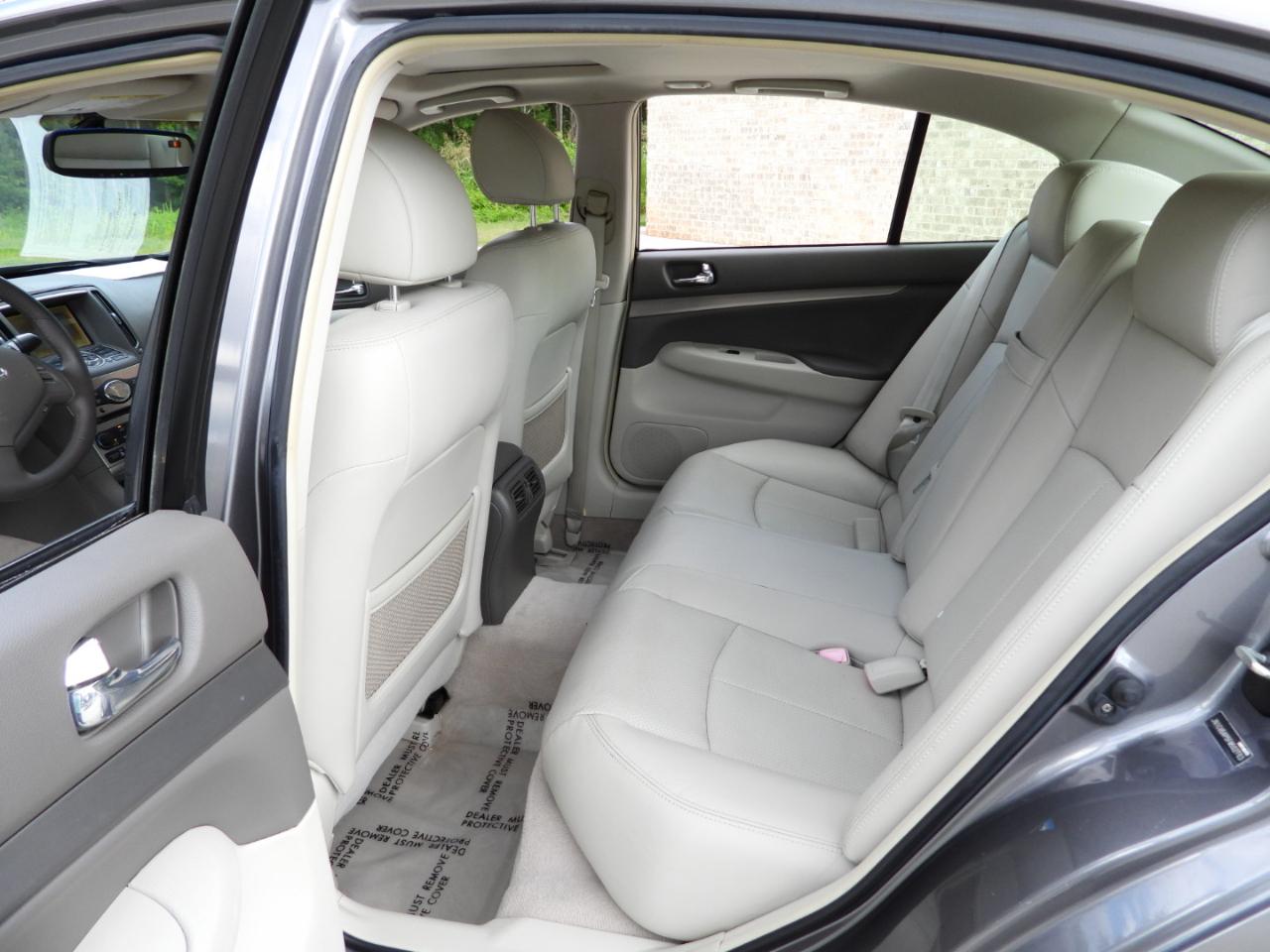 Infiniti Q40 RWD 2015