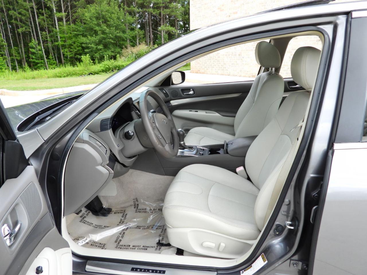 Infiniti Q40 RWD 2015