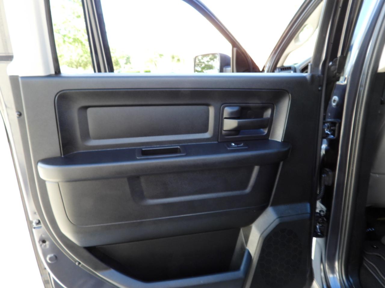 RAM 1500 ST Crew Cab 4WD 2018