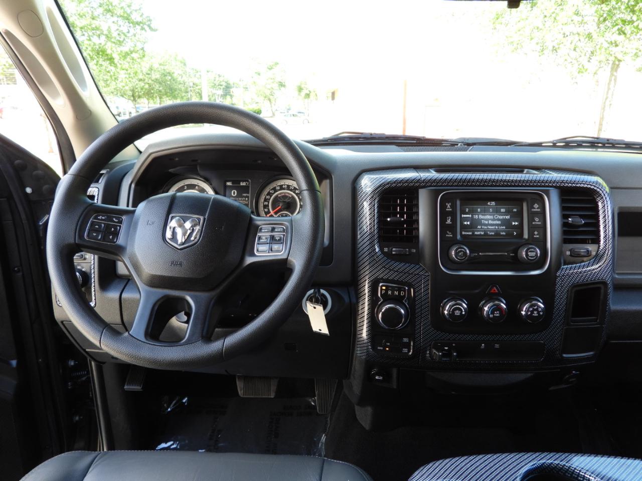 RAM 1500 ST Crew Cab 4WD 2018